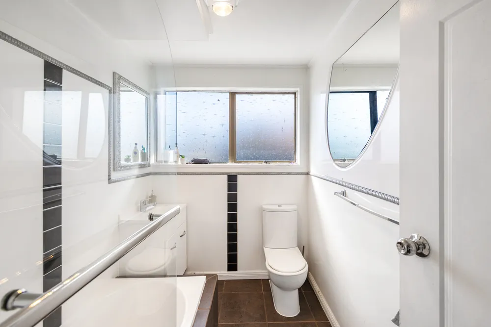 Photos of 20 McQuarrie Avenue