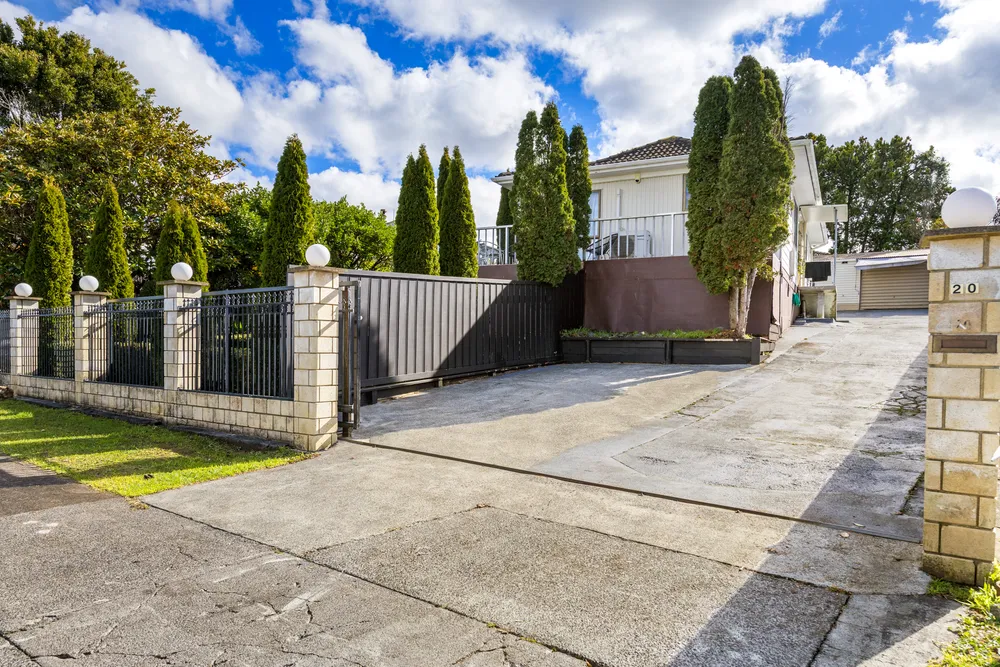 Photos of 20 McQuarrie Avenue