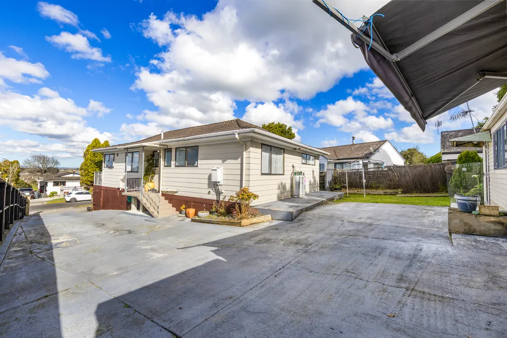 Photos of 20 McQuarrie Avenue