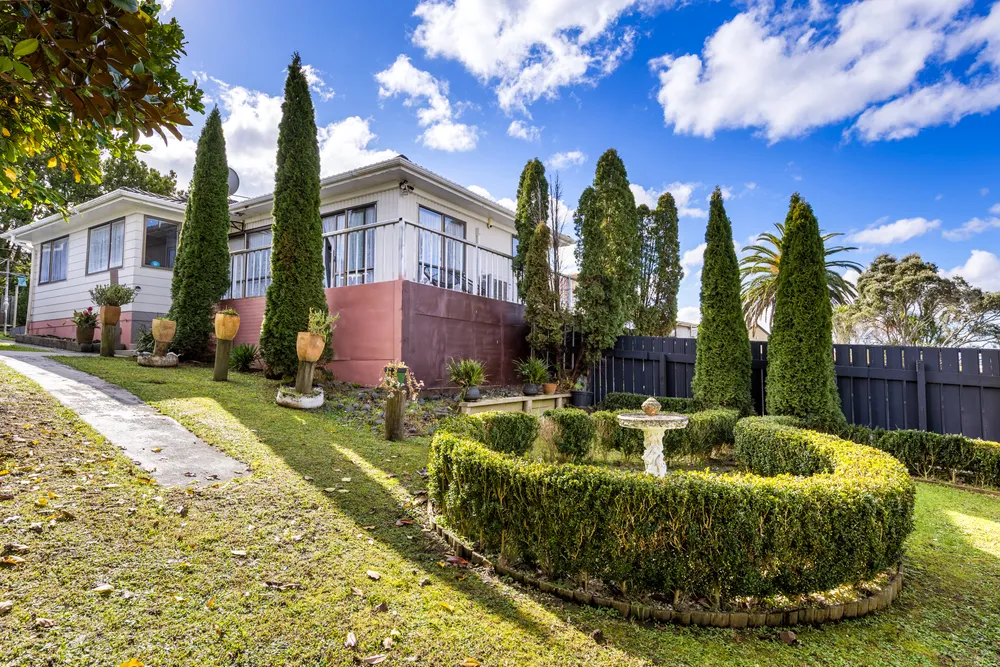Photos of 20 McQuarrie Avenue