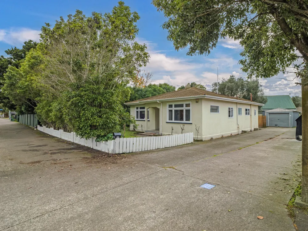 Photos of 385 Botanical Road