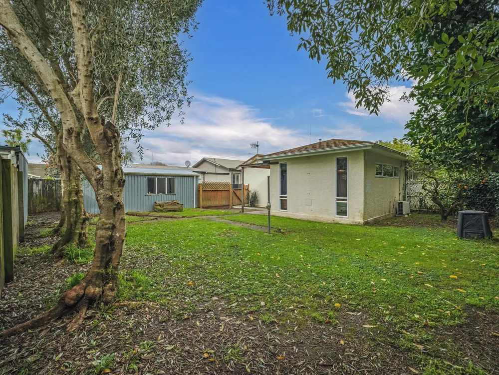 Photos of 385 Botanical Road