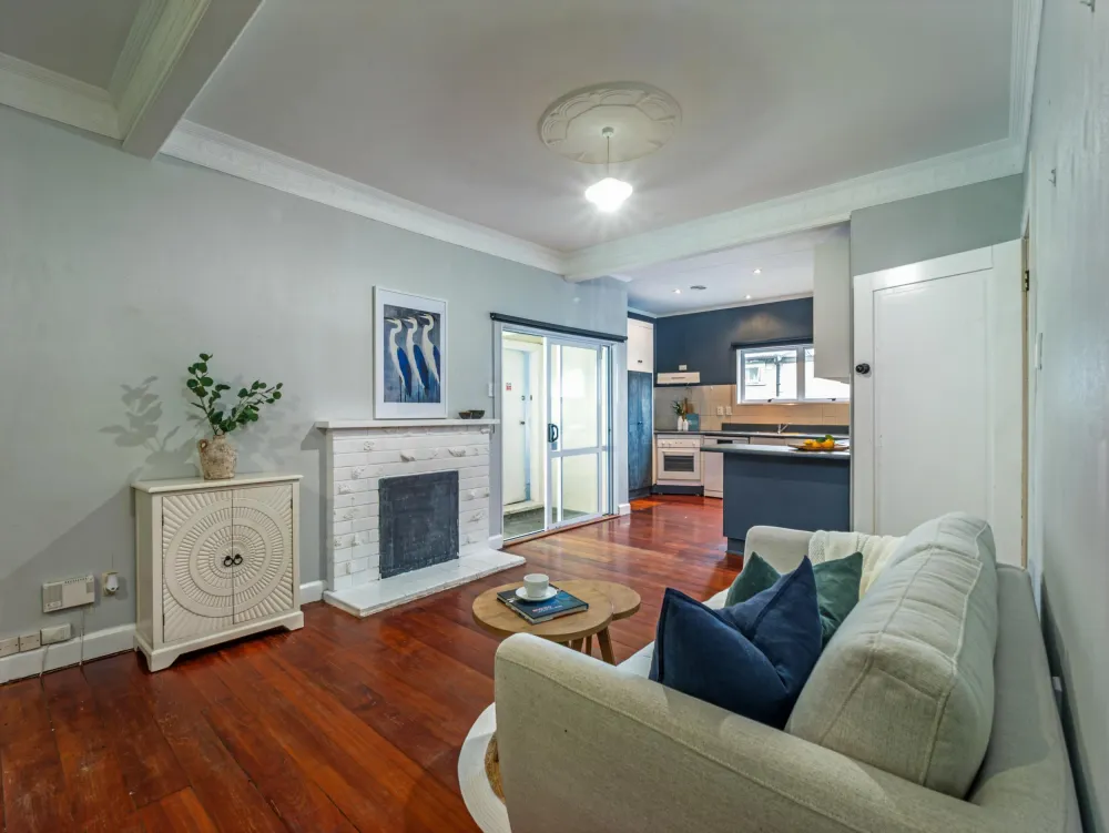 Photos of 385 Botanical Road