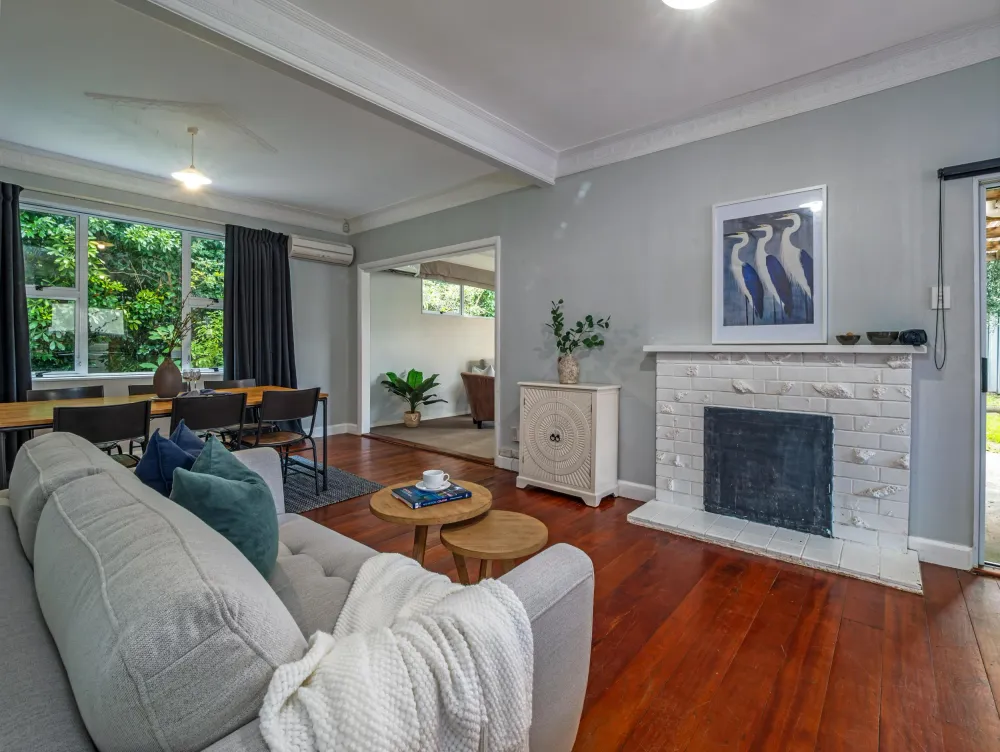 Photos of 385 Botanical Road
