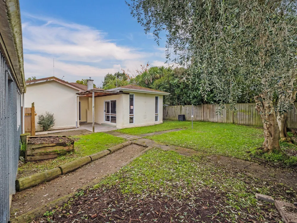 Photos of 385 Botanical Road