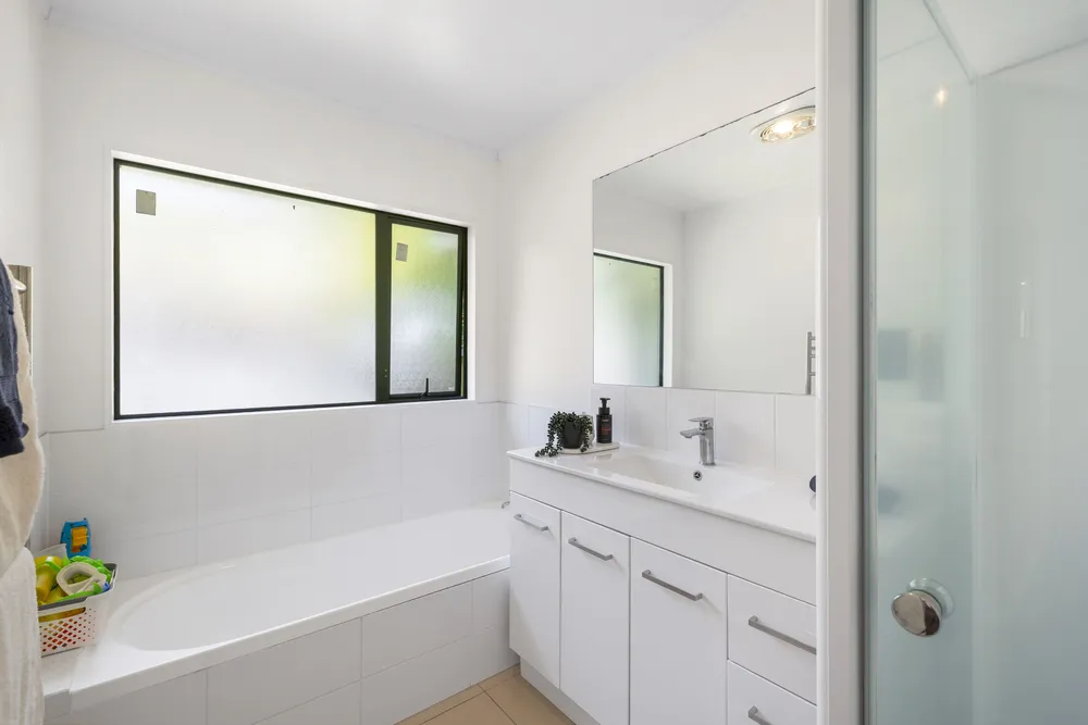 Photos of 16A Baird Street