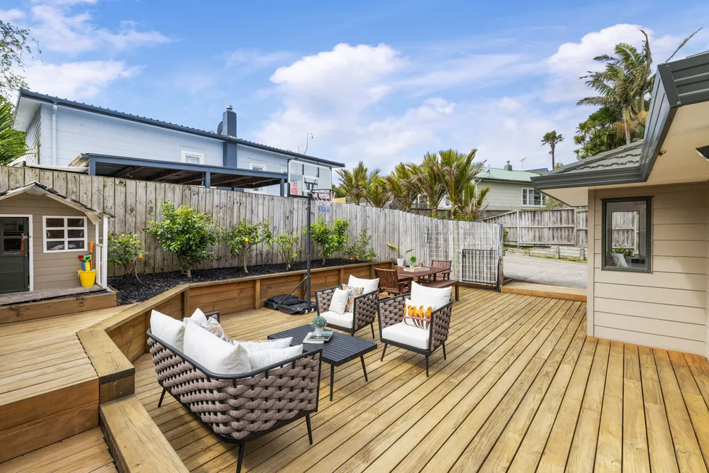 Photos of 16A Baird Street