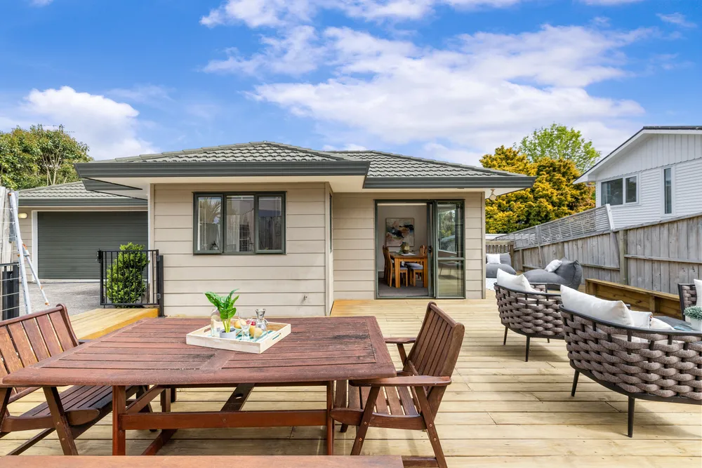 Photos of 16A Baird Street