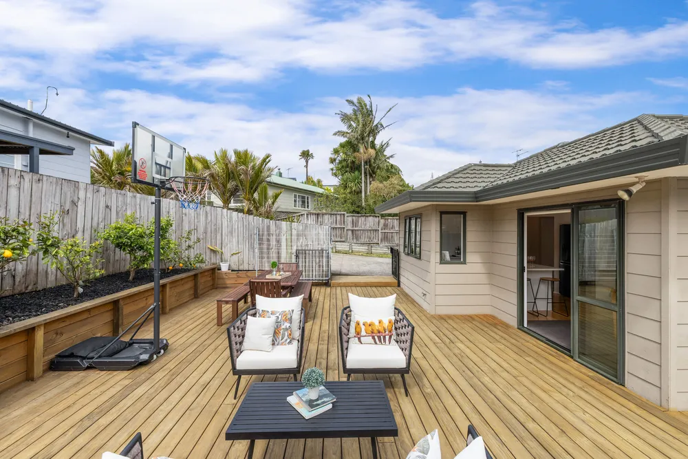 Photos of 16A Baird Street