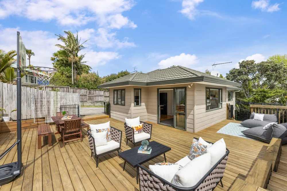 Photos of 16A Baird Street