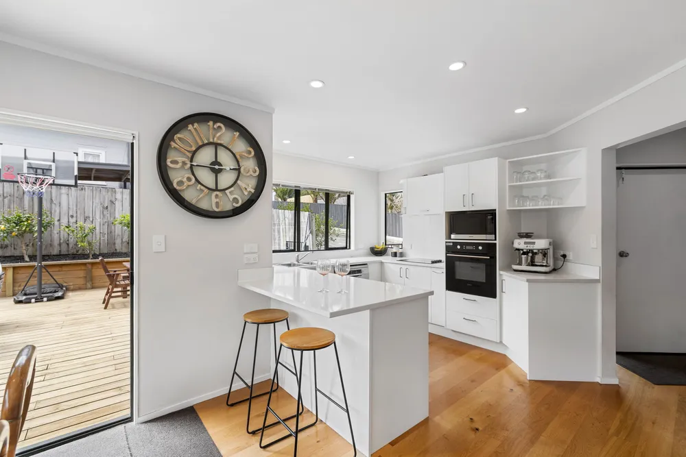 Photos of 16A Baird Street