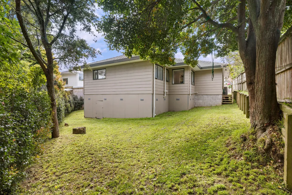 Photos of 16A Baird Street
