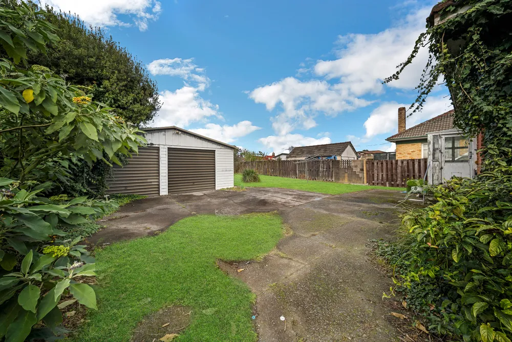 Photos of 19 Maxwell Avenue