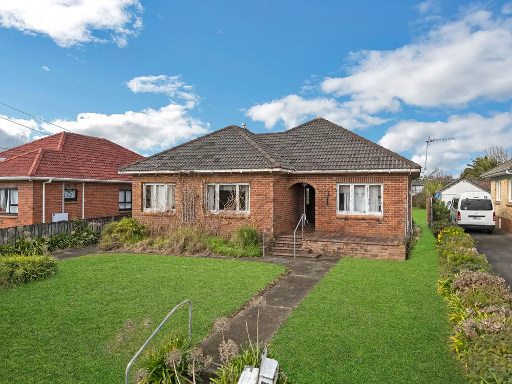 Photos of 19 Maxwell Avenue
