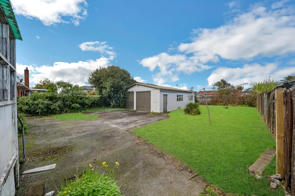 Photos of 19 Maxwell Avenue