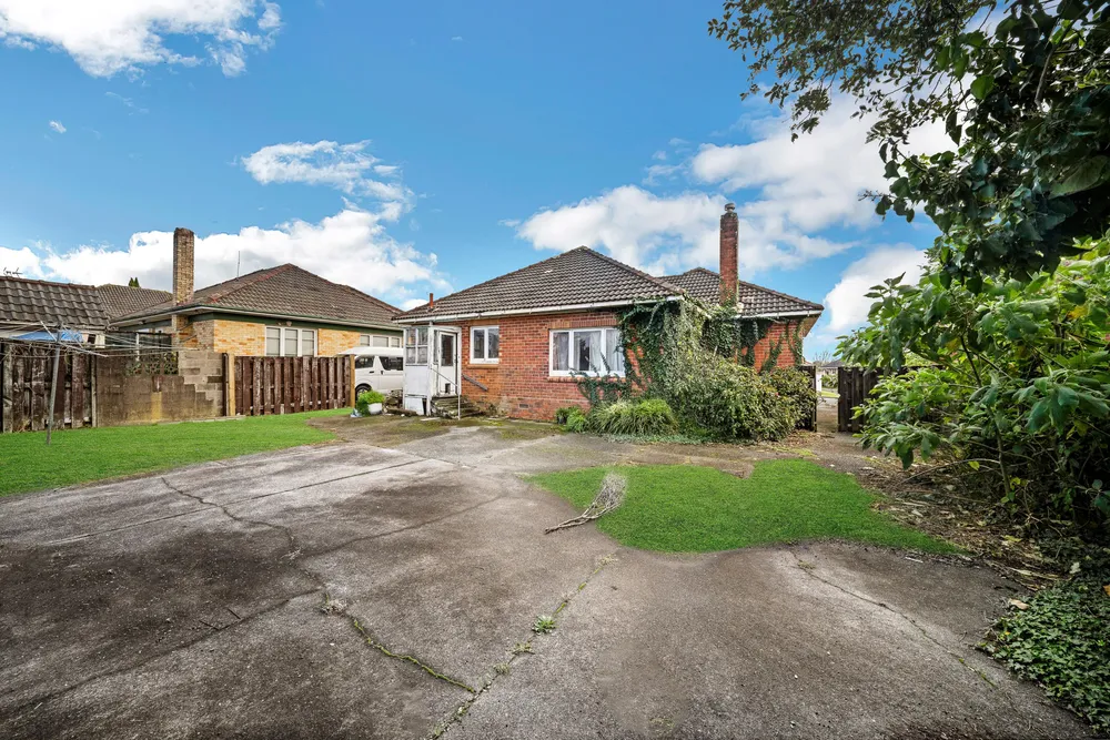 Photos of 19 Maxwell Avenue