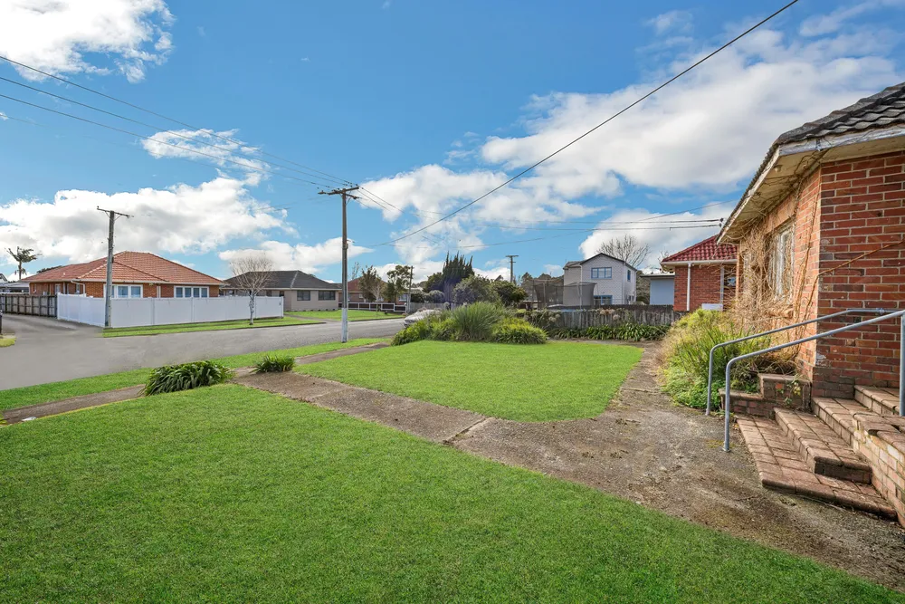 Photos of 19 Maxwell Avenue