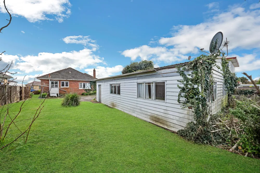 Photos of 19 Maxwell Avenue