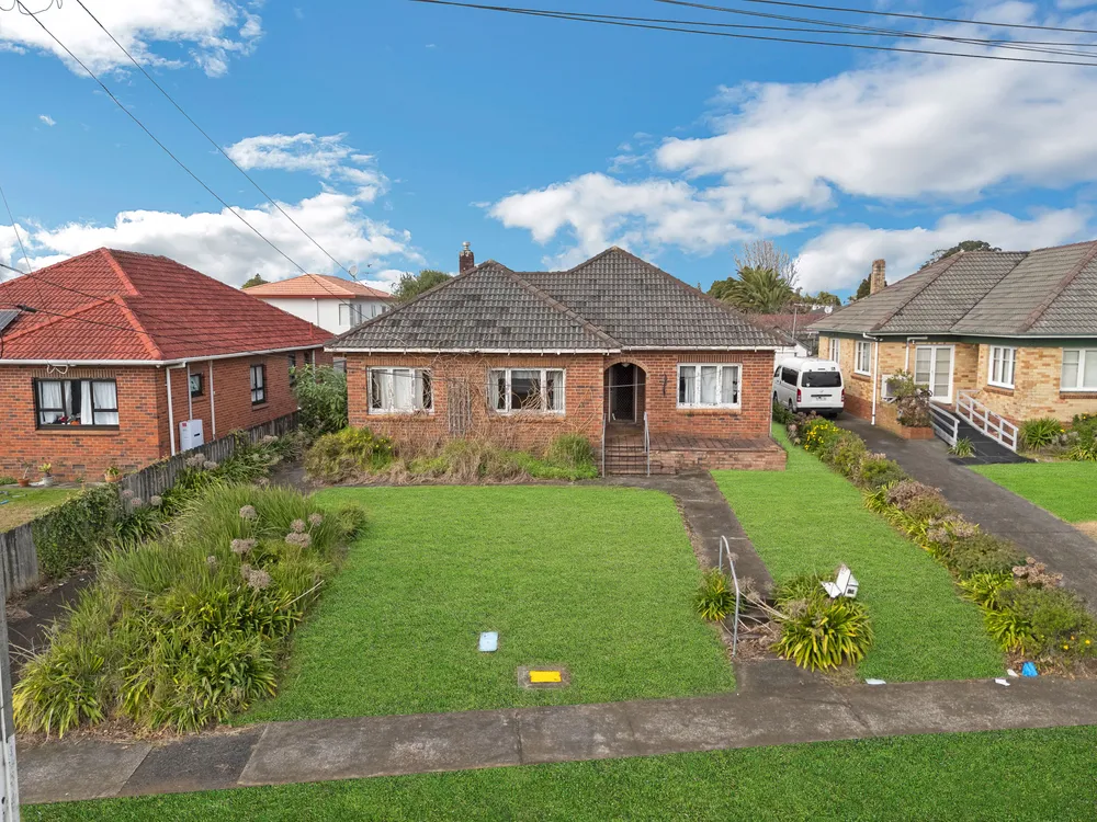 Photos of 19 Maxwell Avenue