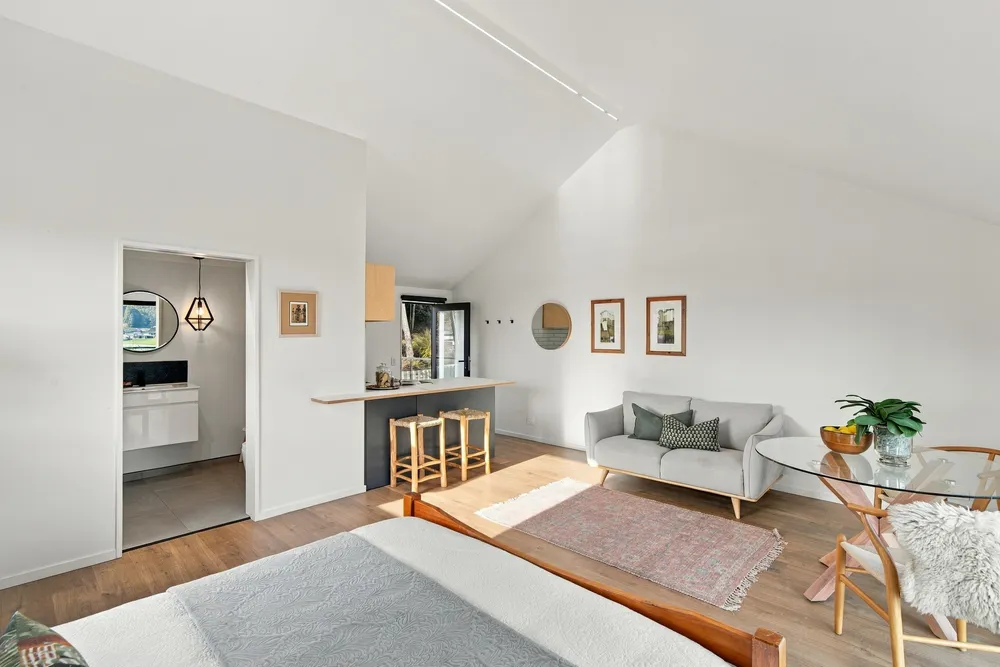 Photos of 5 Jahan Lane
