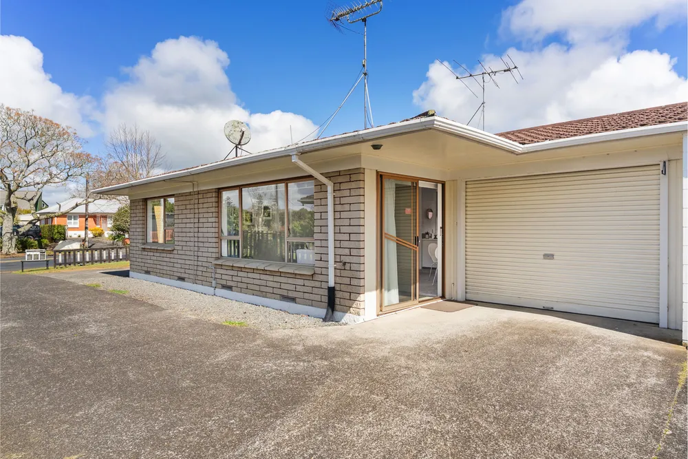 Photos of 170A Seddon Street