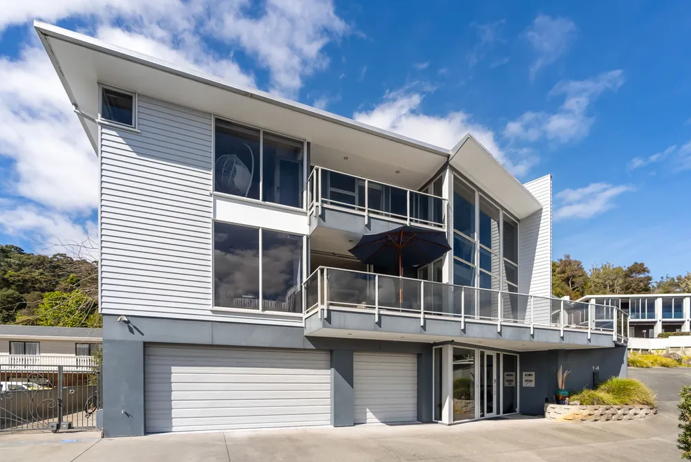 Photos of 14 Dundas Road