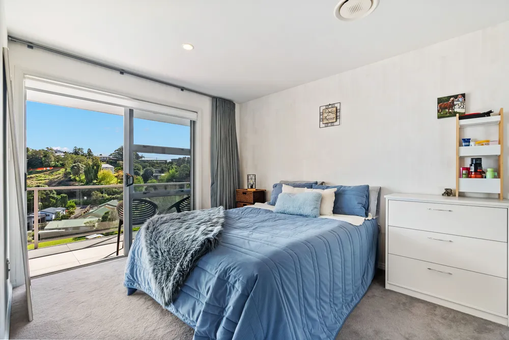 Photos of 14 Dundas Road