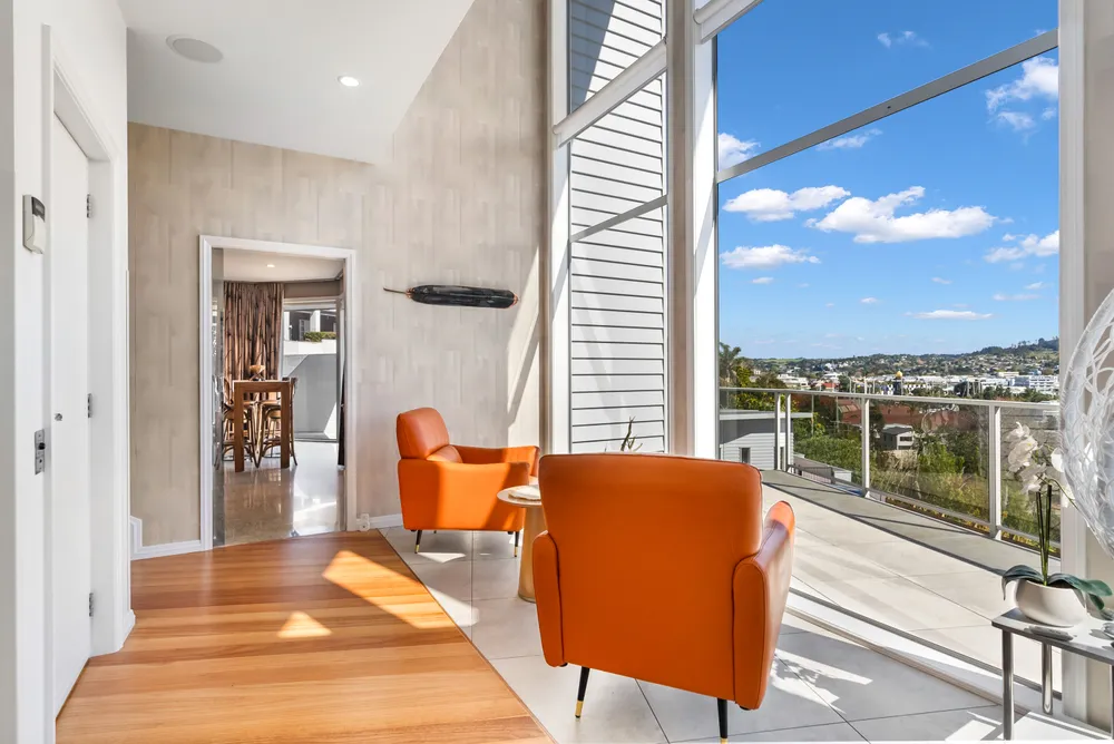 Photos of 14 Dundas Road