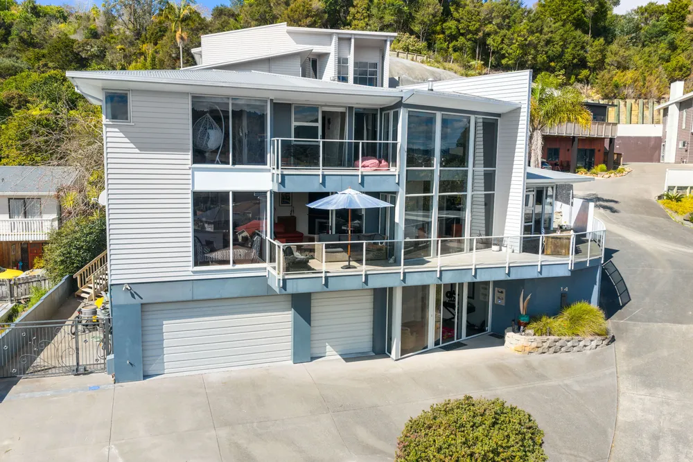 Photos of 14 Dundas Road