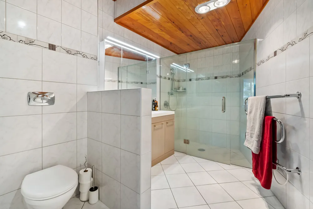 Photos of 14 Dundas Road