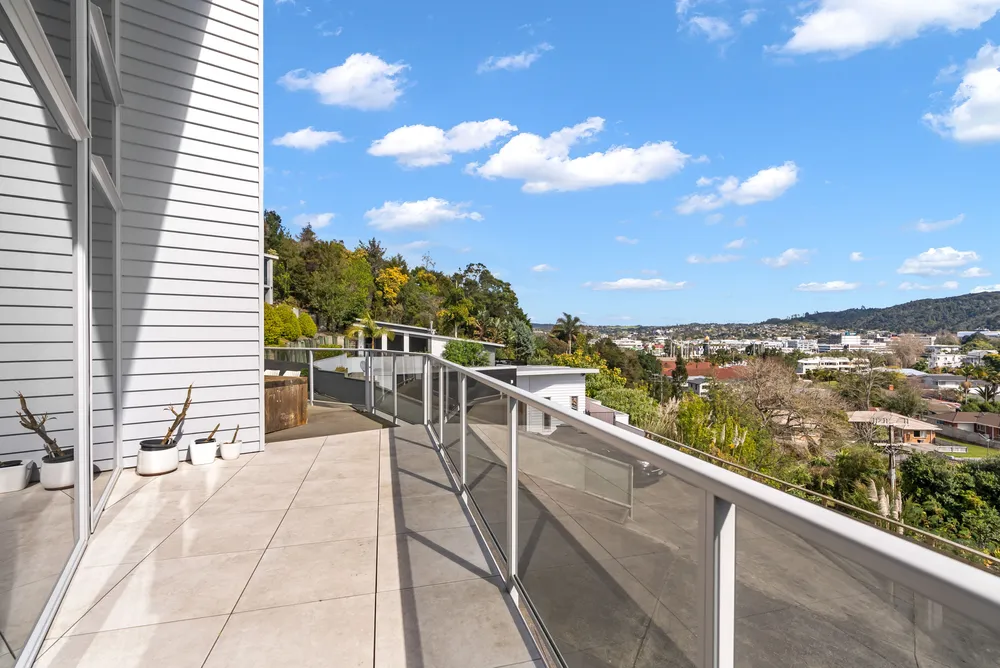 Photos of 14 Dundas Road
