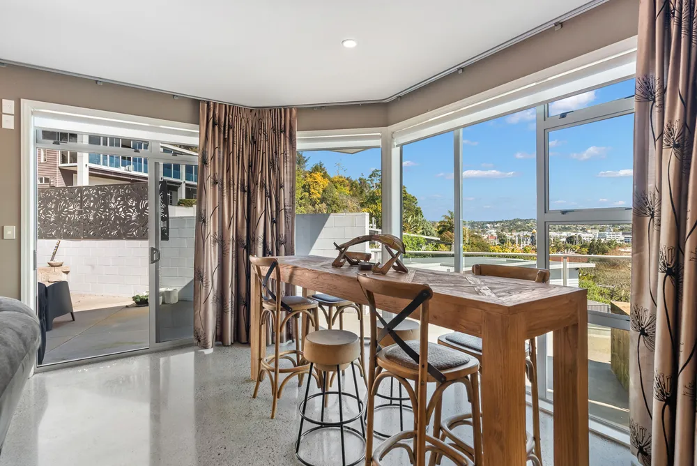Photos of 14 Dundas Road