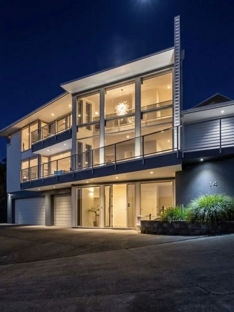 Photos of 14 Dundas Road