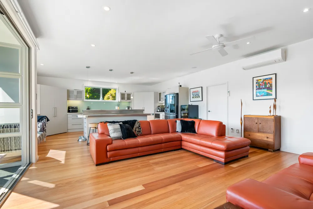 Photos of 14 Dundas Road
