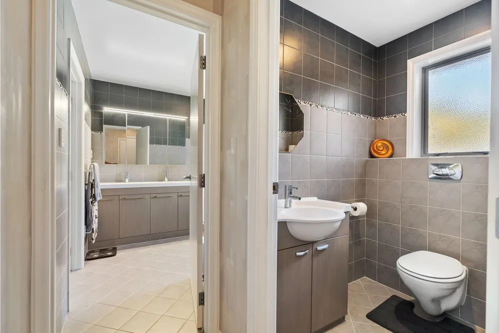 Photos of 14 Dundas Road