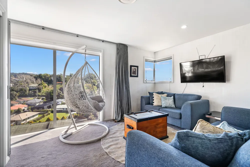 Photos of 14 Dundas Road