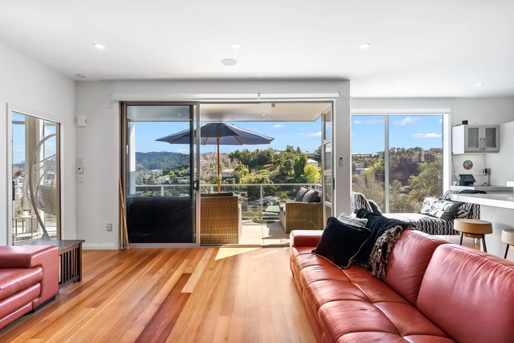 Photos of 14 Dundas Road