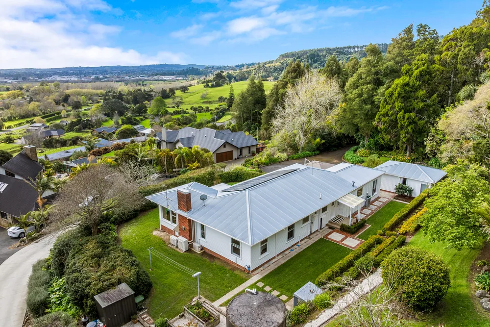 Photos of 37 Harry Dreadon Road
