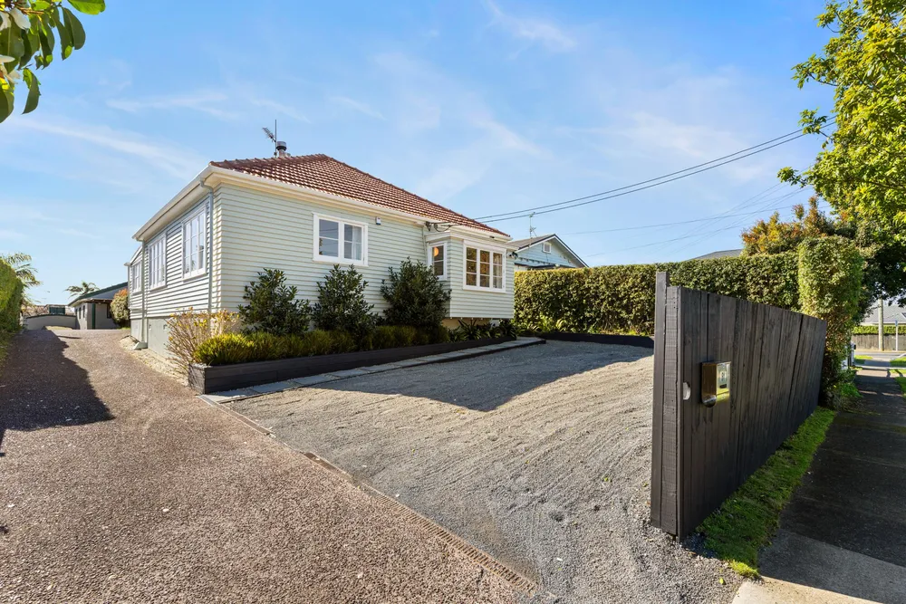 Photos of 51 Namata Road
