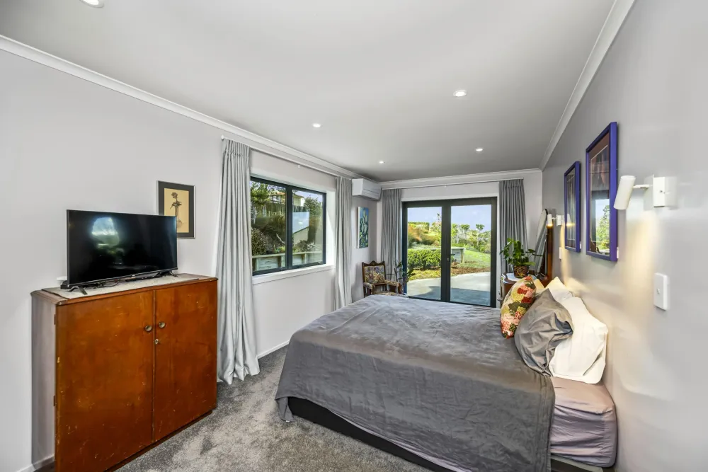 Photos of 302 Mill Road