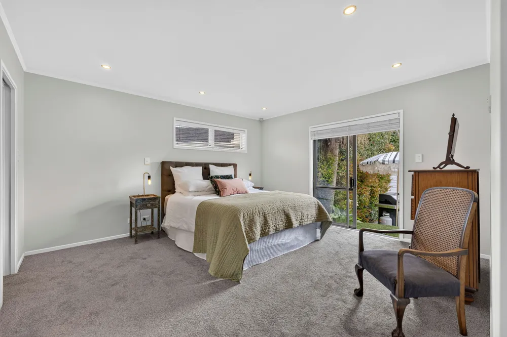 Photos of 234a Penrose Road