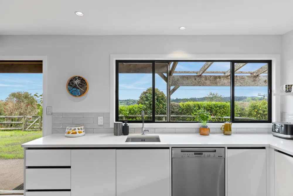 Photos of 290 Stoney Creek Road