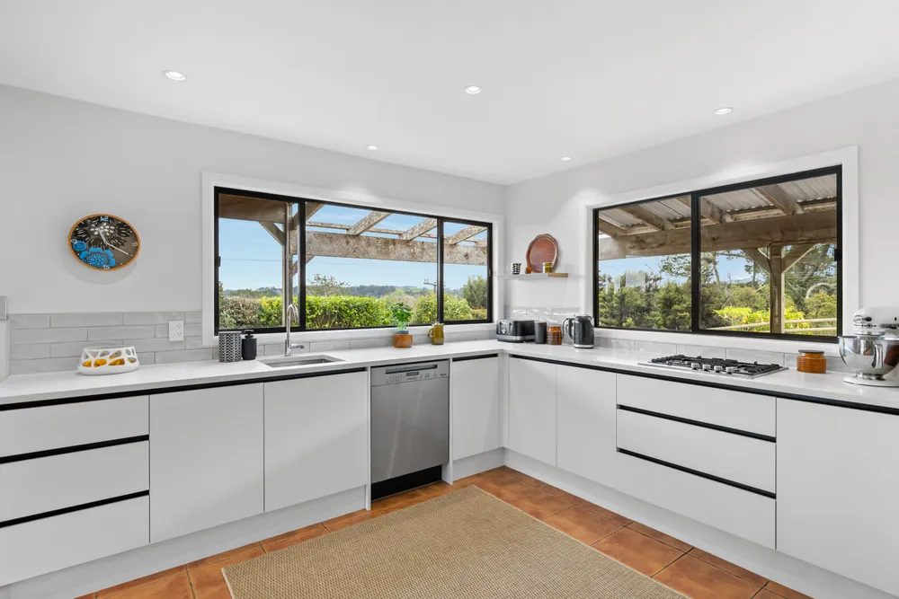 Photos of 290 Stoney Creek Road