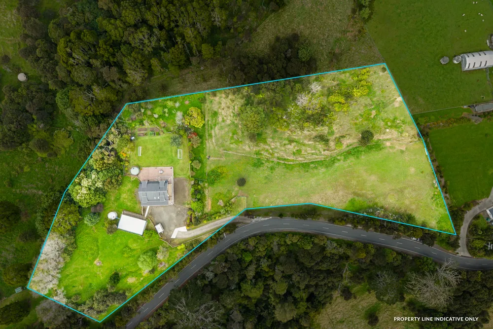 Photos of 290 Stoney Creek Road