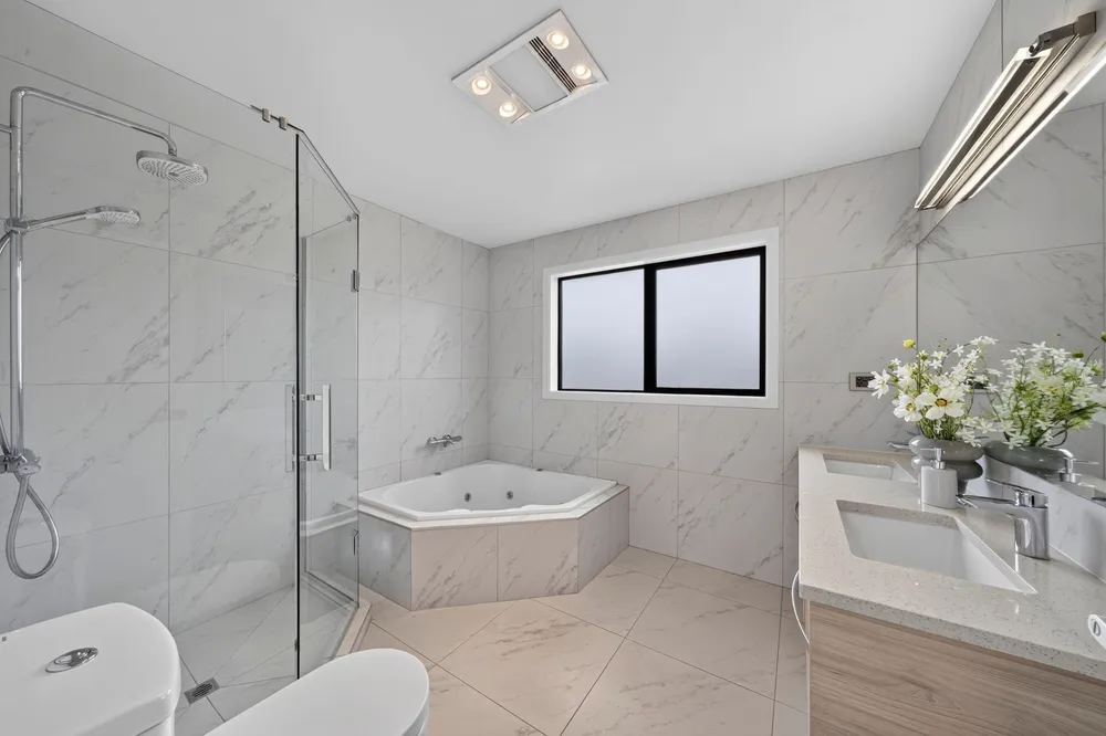 Photos of 128 Clonbern Road