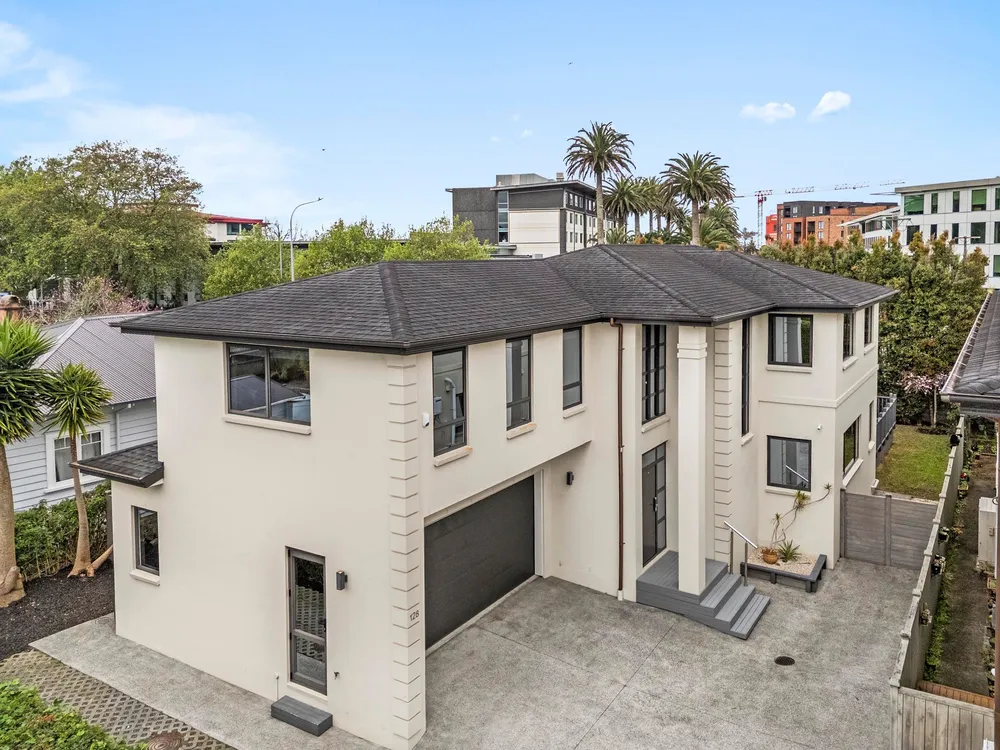 Photos of 128 Clonbern Road