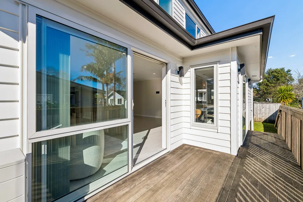 Photos of 329A Bucklands Beach Road