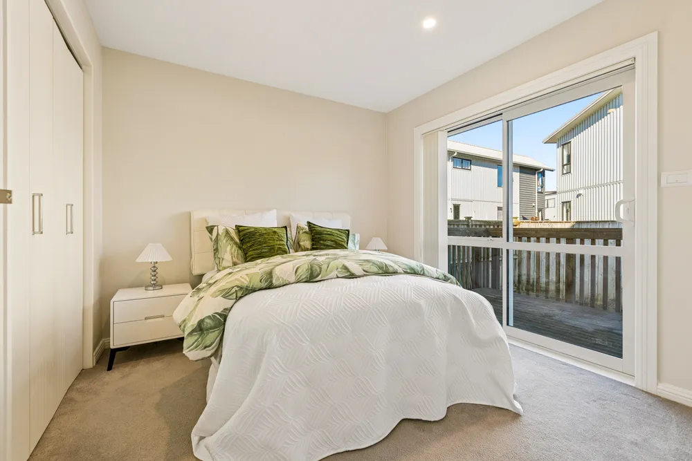 Photos of 329A Bucklands Beach Road