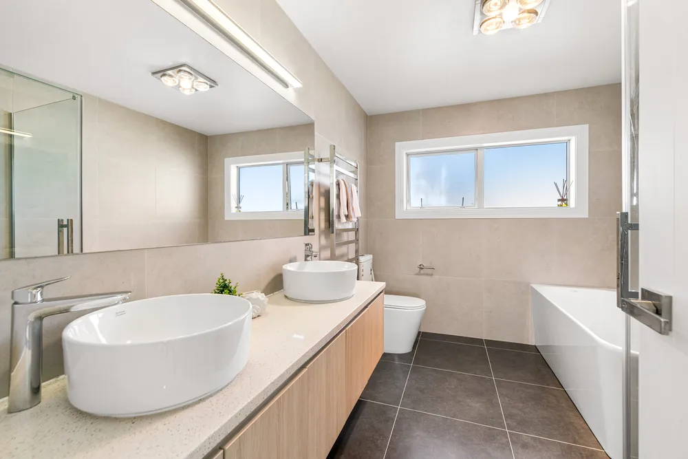 Photos of 329A Bucklands Beach Road