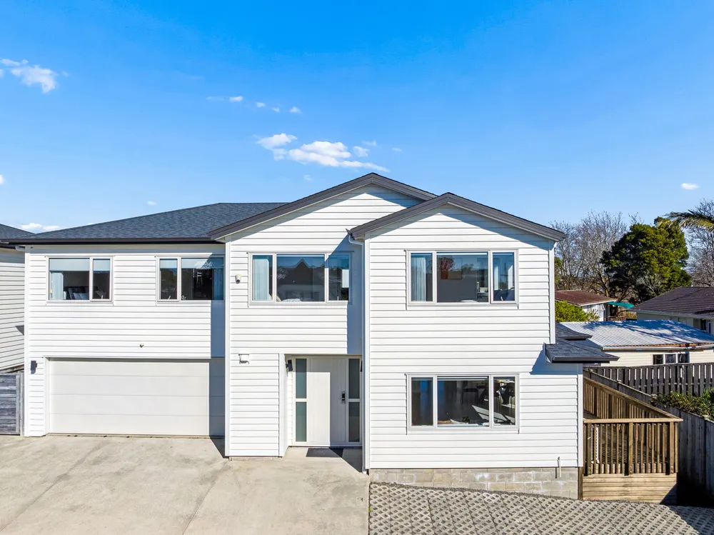 Photos of 329A Bucklands Beach Road
